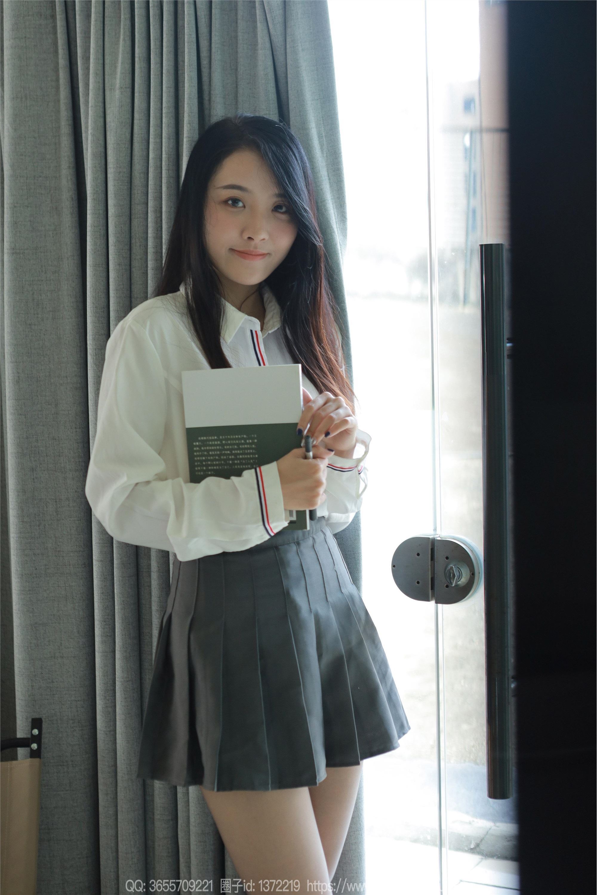 IESS异思趣向  2023.10.05 丝享家 1551 婉萍《爱看书的女人》